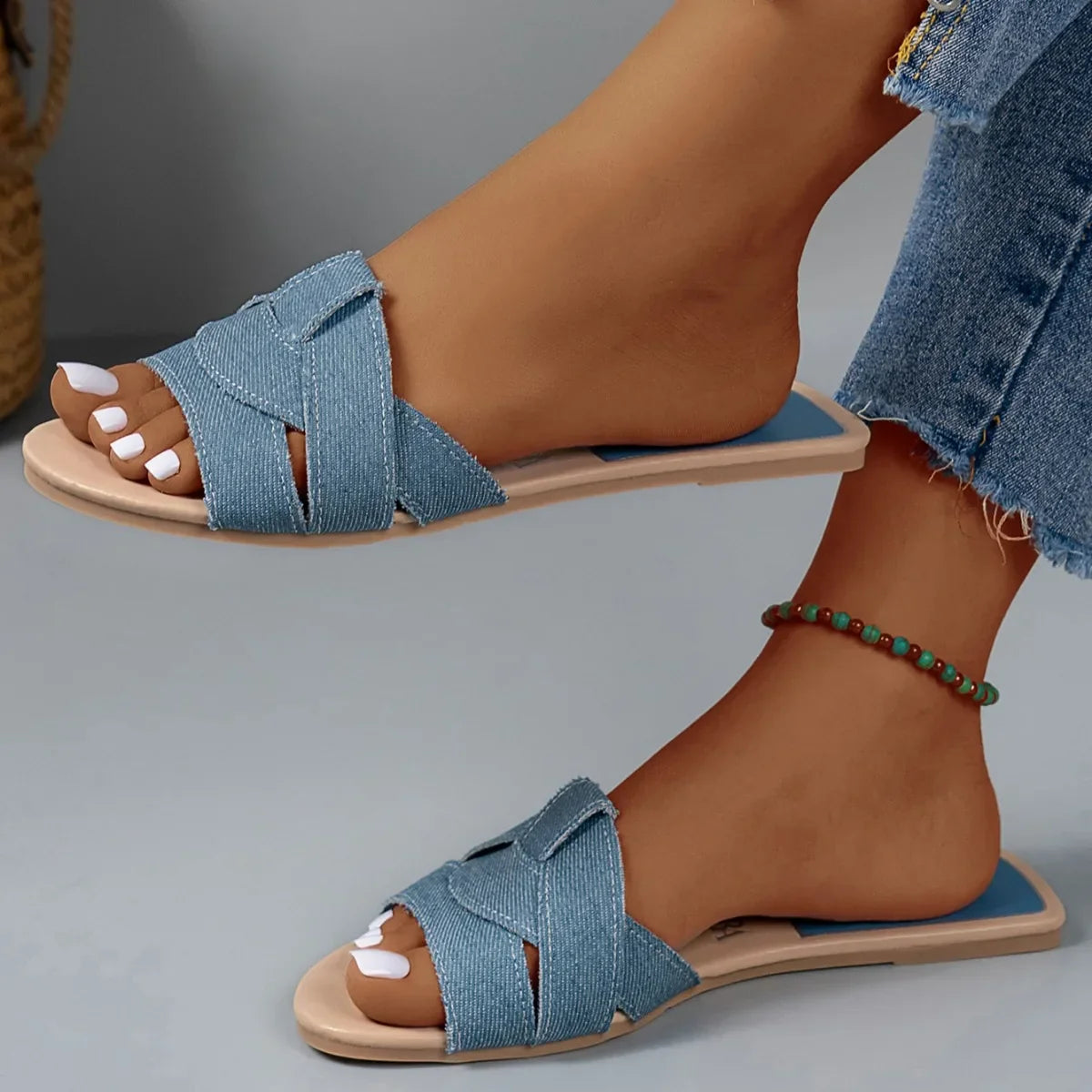 Livia Luxe Slides